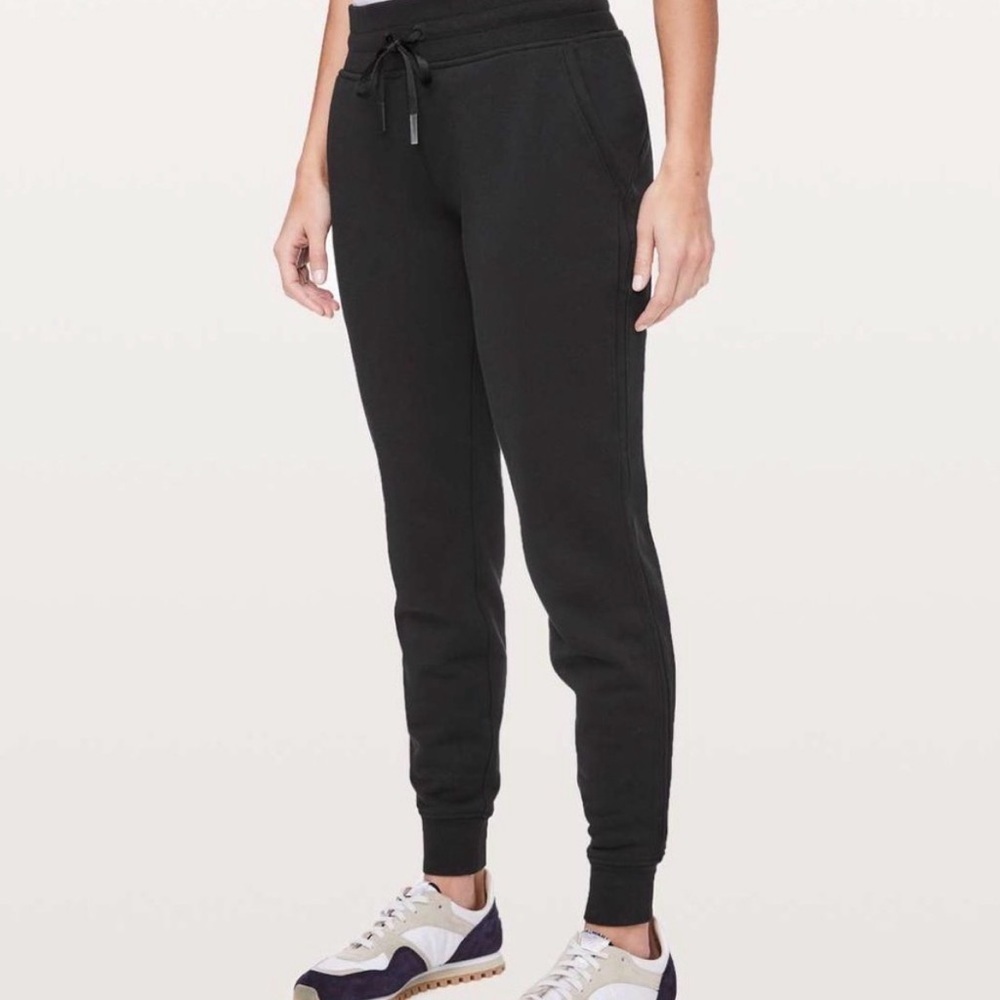 Lululemon Women’s Warm Down Jogger II Pant Loungewear Athleisure Activewear Sz 2